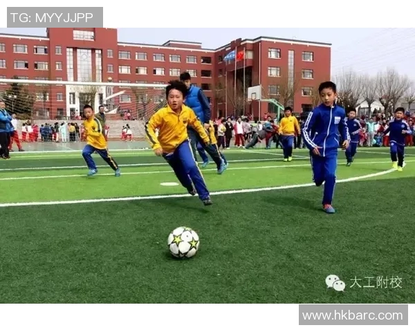 男童足球明星球衣热销让孩子们在绿茵场上尽显风采与激情